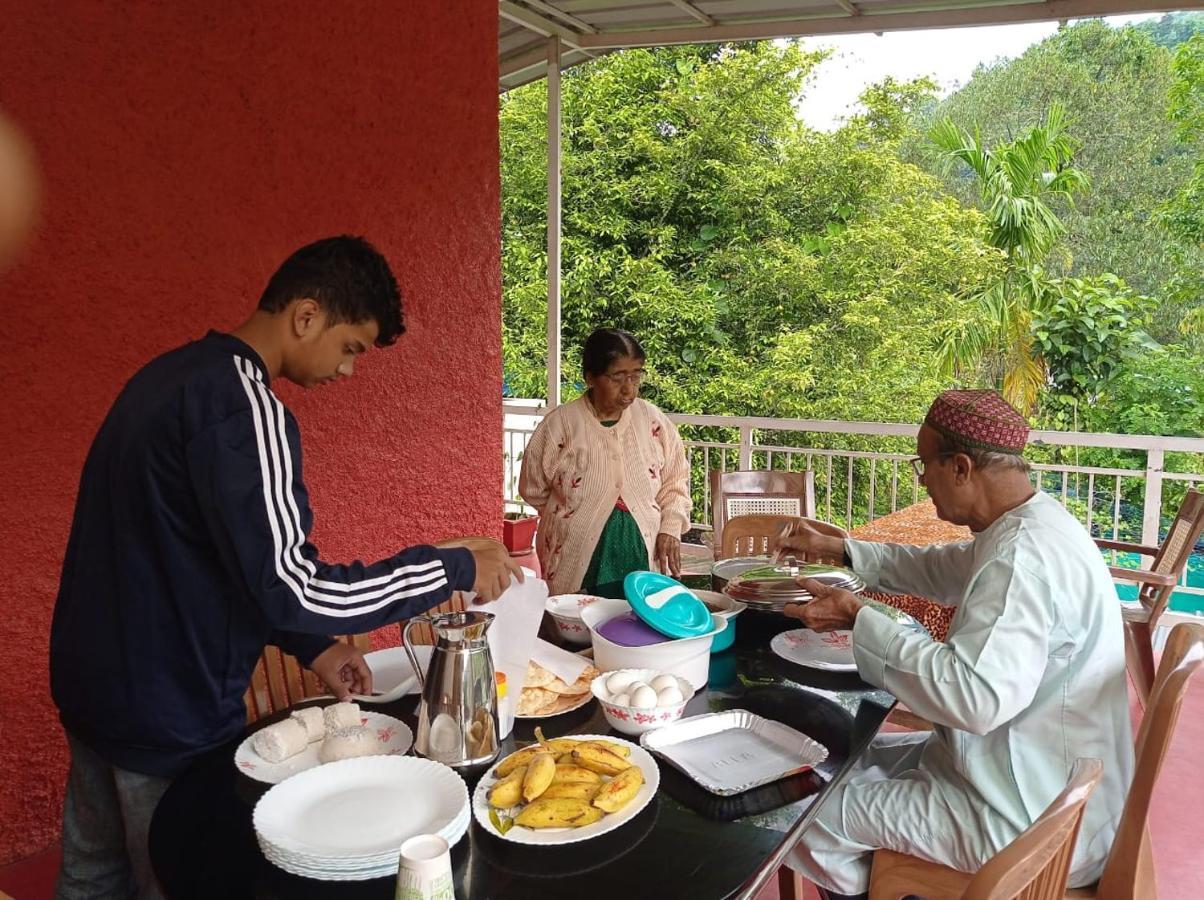 Riverbench Homestay Munnar, Anaviratty Eksteriør bilde