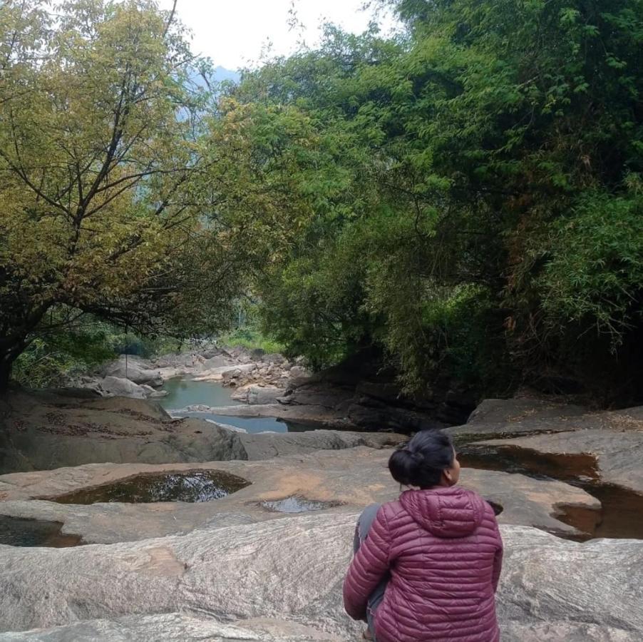 Riverbench Homestay Munnar, Anaviratty Eksteriør bilde